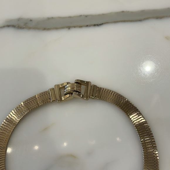 Coro Vintage Gold Tone Collar Necklace—BEAUTIFUL!!  Excellent Condition! - Picture 4 of 10